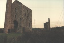 mystery engine houses.jpg mystery engine houses.jpg