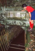 Hilary at Halkyn Deep Level portal Aug 1989.jpg