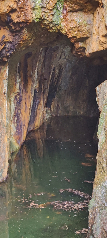 Stope, submitted by ilt on 10-12-2025.
© Iain Taylor Stope