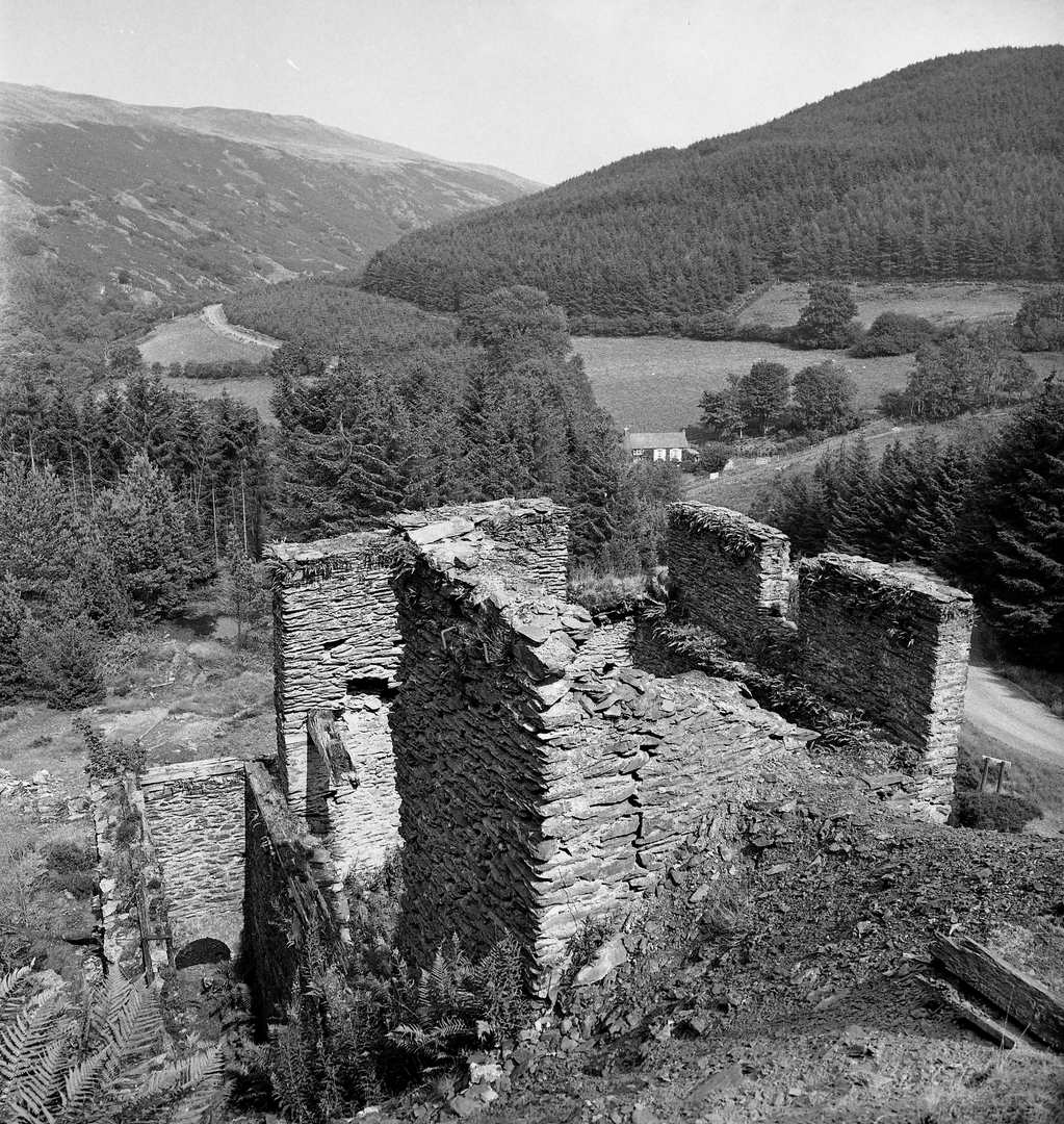Crusher Ystrad Einion from above 1976 - , submitted by Dickie Bird on 14-03-2026.
© Richard Bird Crusher Ystrad Einion from above 1976 -