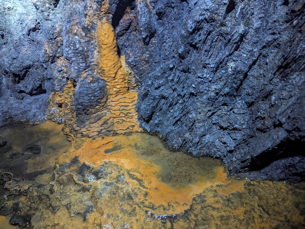 Benallt encrustations