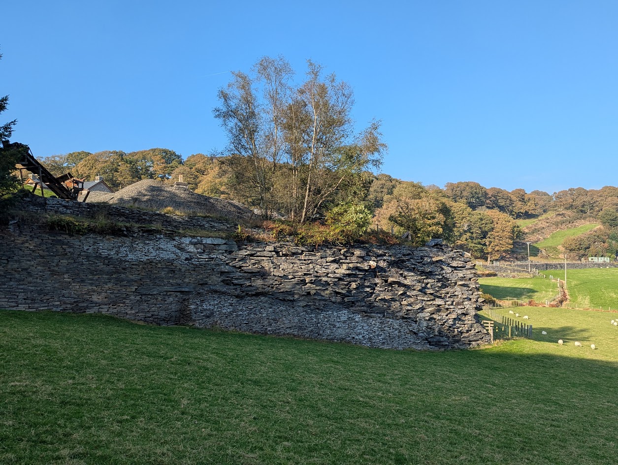 Rhiwgoch - dressing area below farm