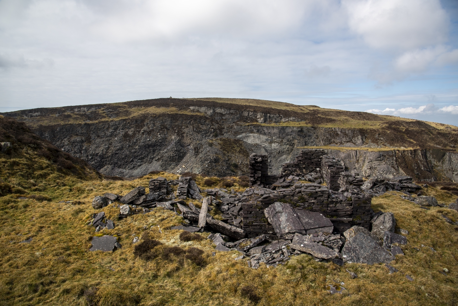 Winder house and blondin base above pit