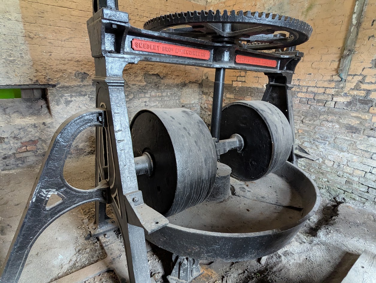 Cement grinder, submitted by BertyBasset on 16-11-2025.
© Robin Griffiths Cement grinder