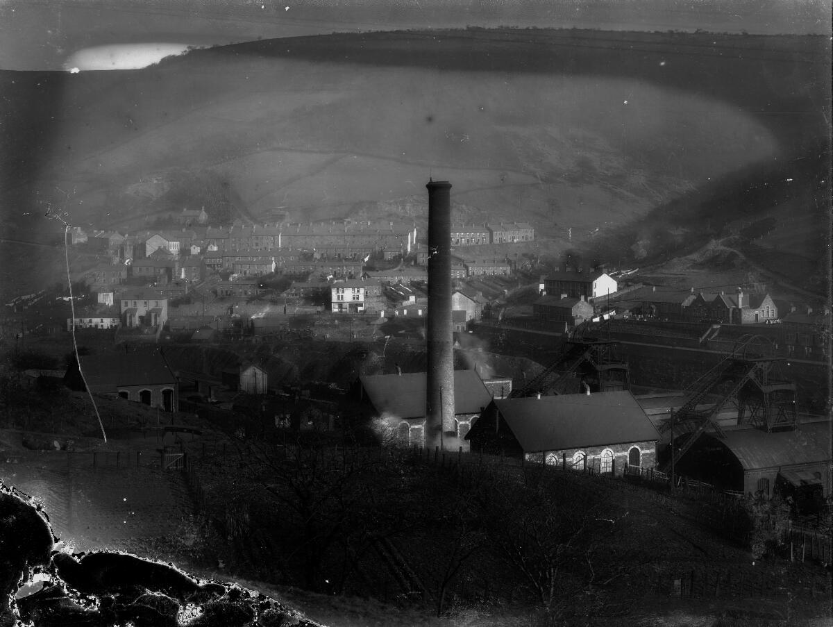 Six Bells Colliery c1905, submitted by Buddle-Bot on 03-09-2025.
http://creativecommons.org/publicdomain/mark/1.0/ National Library of Wales Six Bells Colliery c1905