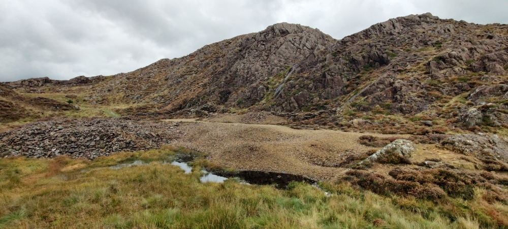 Cobbing floor and workings, submitted by ilt on 08-12-2025.
© Iain Taylor Cobbing floor and workings