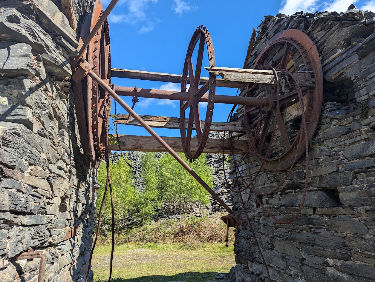 Gaewern - drum details, submitted by BertyBasset on 08-05-2025.
© Robin Griffiths Gaewern - drum details