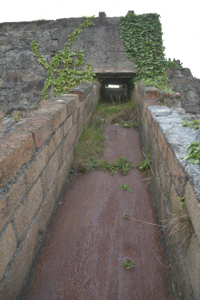 Ore chute