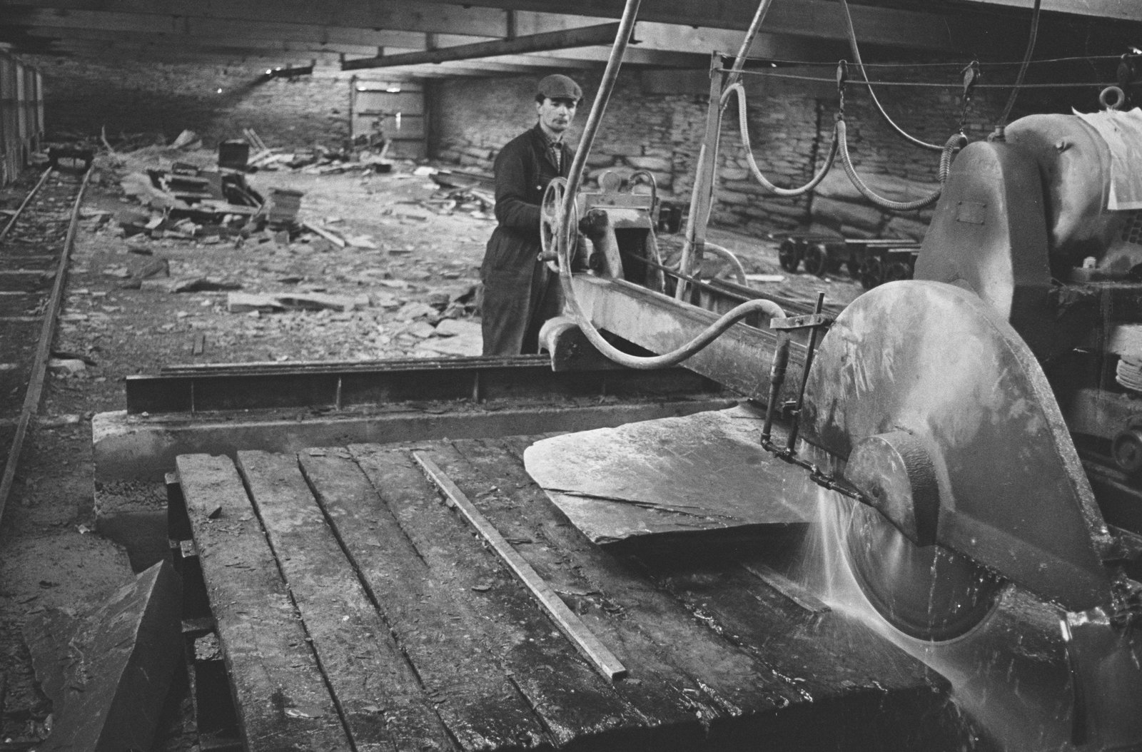 Llechwedd slate Quarry, submitted by Buddle-Bot on 01-04-2025.
© Geoff Charles https://creativecommons.org/licenses/by-sa/4.0/ http://www.llyfrgell.cymru Llechwedd slate Quarry