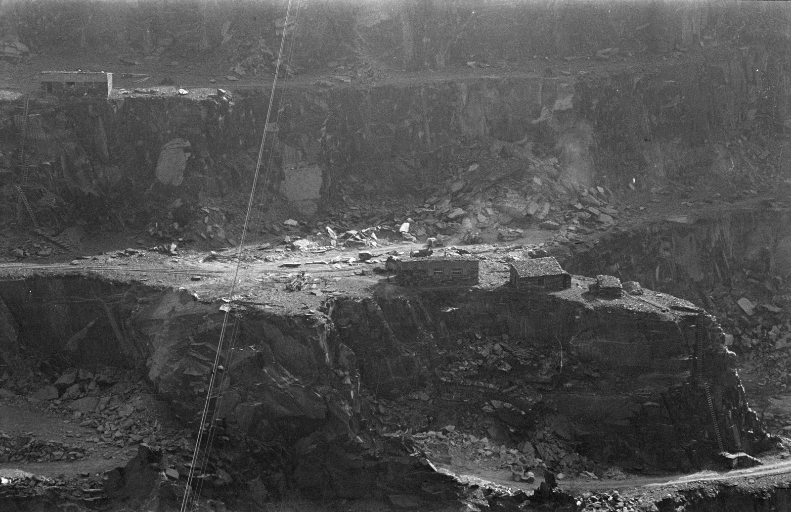 Goronwy Roberts, Minister of State for Wales, Penrhyn Quarry visit - 9 Apr 1965, submitted by Buddle-Bot on 01-04-2025.
© Geoff Charles https://creativecommons.org/licenses/by-sa/4.0/ http://www.llyfrgell.cymru Goronwy Roberts, Minister of State for Wales, Penrhyn Quarry visit - 9 Apr 1965