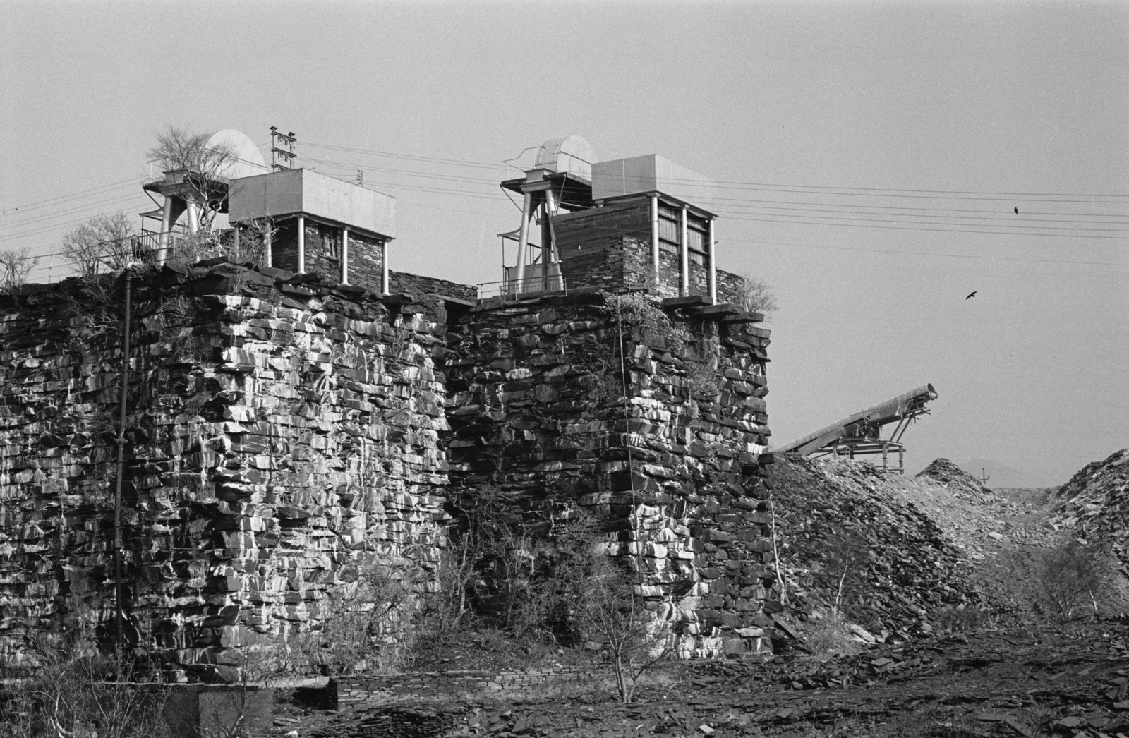 Goronwy Roberts, Minister of State for Wales, Penrhyn Quarry visit - 9 Apr 1965, submitted by Buddle-Bot on 01-04-2025.
© Geoff Charles https://creativecommons.org/licenses/by-sa/4.0/ http://www.llyfrgell.cymru Goronwy Roberts, Minister of State for Wales, Penrhyn Quarry visit - 9 Apr 1965