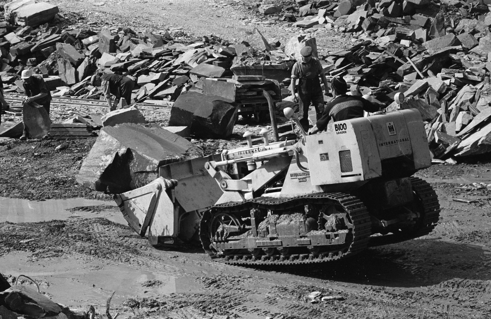 Goronwy Roberts, Minister of State for Wales, Penrhyn Quarry visit - 9 Apr 1965, submitted by Buddle-Bot on 01-04-2025.
© Geoff Charles https://creativecommons.org/licenses/by-sa/4.0/ http://www.llyfrgell.cymru Goronwy Roberts, Minister of State for Wales, Penrhyn Quarry visit - 9 Apr 1965