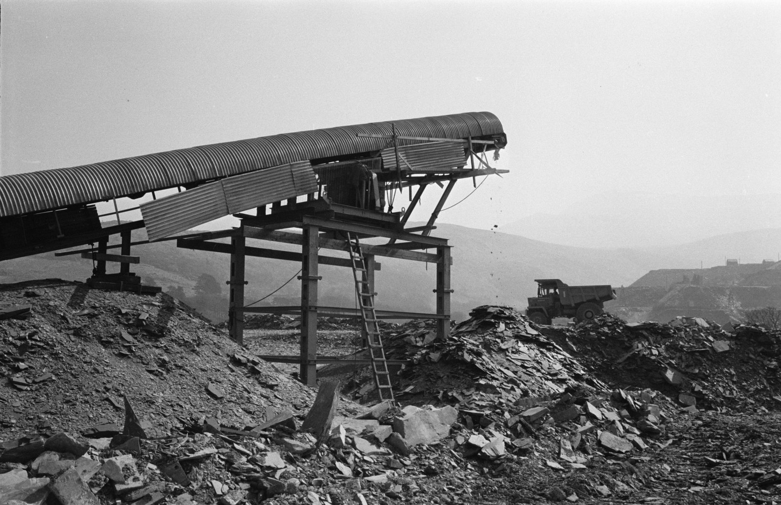 Goronwy Roberts, Minister of State for Wales, Penrhyn Quarry visit - 9 Apr 1965, submitted by Buddle-Bot on 01-04-2025.
© Geoff Charles https://creativecommons.org/licenses/by-sa/4.0/ http://www.llyfrgell.cymru Goronwy Roberts, Minister of State for Wales, Penrhyn Quarry visit - 9 Apr 1965