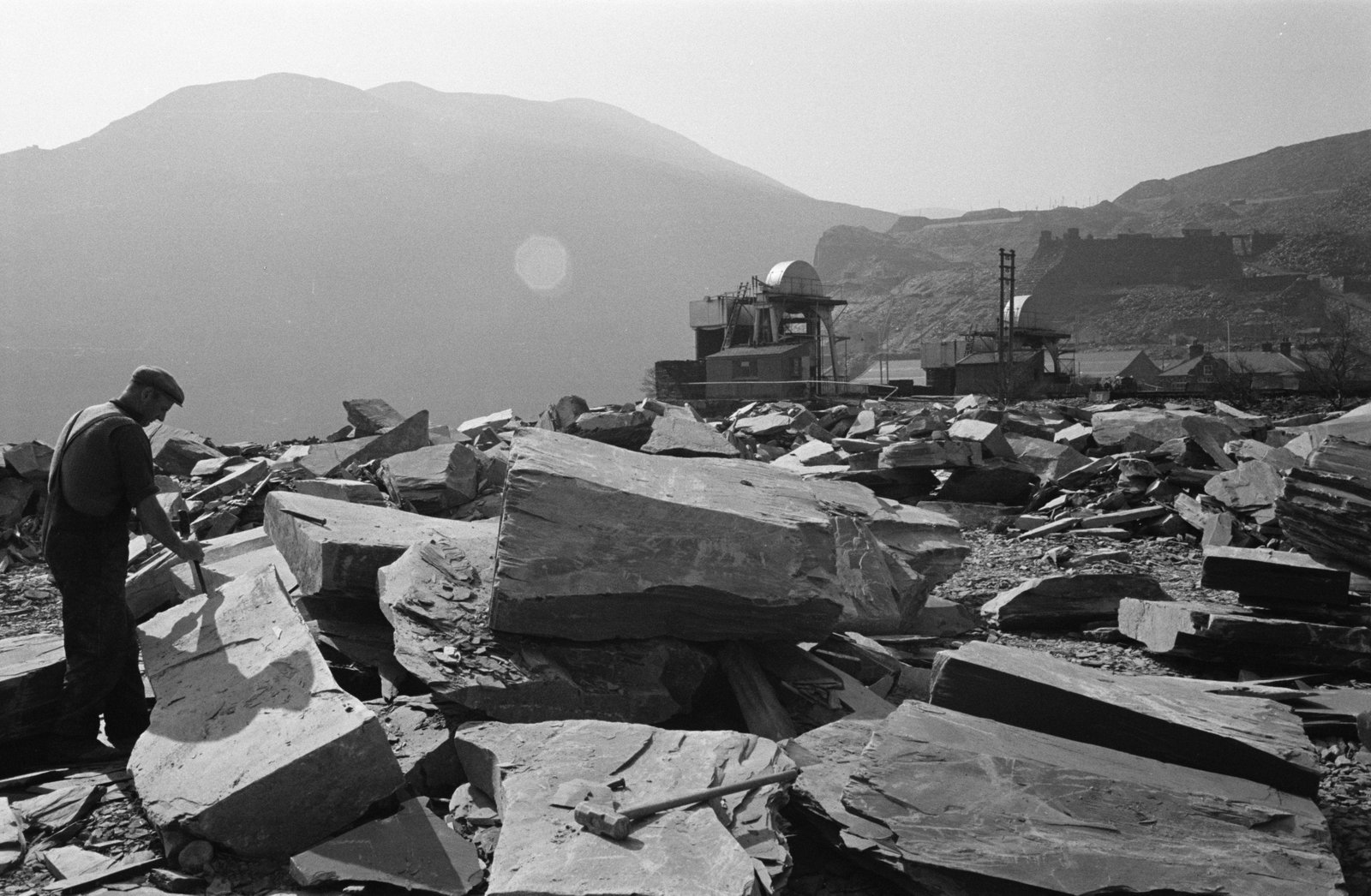 Goronwy Roberts, Minister of State for Wales, Penrhyn Quarry visit - 9 Apr 1965, submitted by Buddle-Bot on 01-04-2025.
© Geoff Charles https://creativecommons.org/licenses/by-sa/4.0/ http://www.llyfrgell.cymru Goronwy Roberts, Minister of State for Wales, Penrhyn Quarry visit - 9 Apr 1965