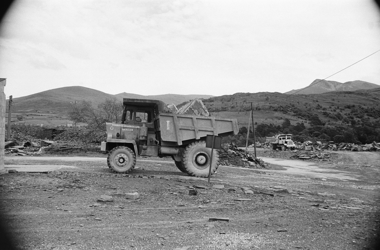 Penrhyn modernisation by Mc Alpine - 25 Jun, 1966, submitted by Buddle-Bot on 01-04-2025.
© Geoff Charles https://creativecommons.org/licenses/by-sa/4.0/ http://www.llyfrgell.cymru Penrhyn modernisation by Mc Alpine - 25 Jun, 1966