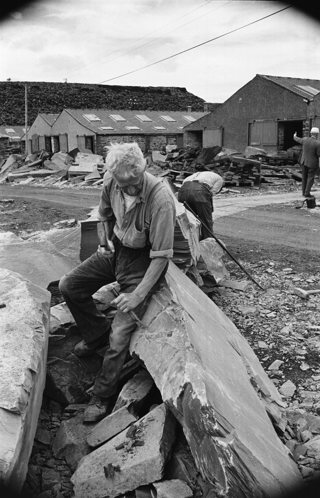 Penrhyn modernisation by Mc Alpine - 25 Jun, 1966, submitted by Buddle-Bot on 01-04-2025.
© Geoff Charles https://creativecommons.org/licenses/by-sa/4.0/ http://www.llyfrgell.cymru Penrhyn modernisation by Mc Alpine - 25 Jun, 1966