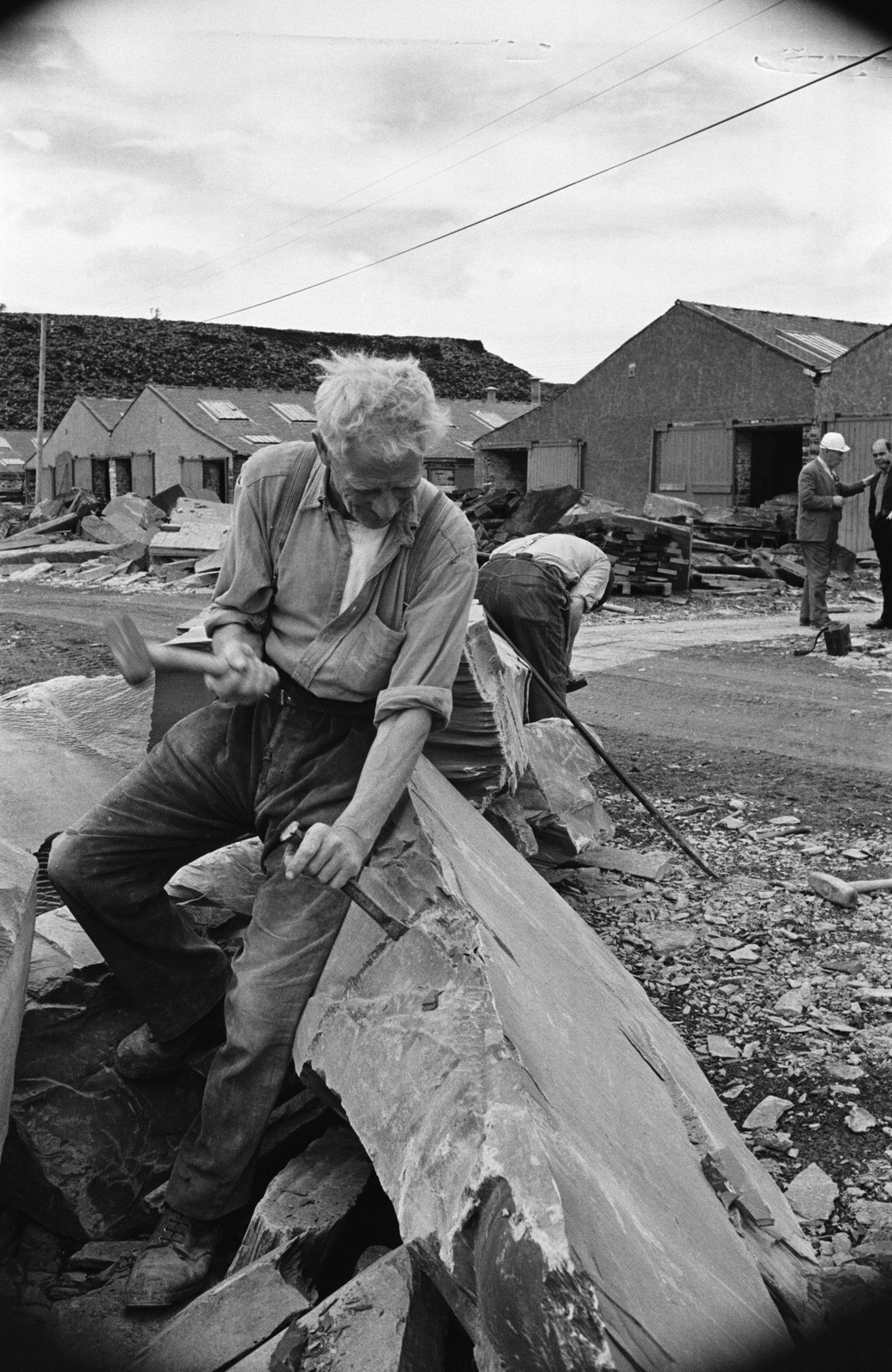 Penrhyn modernisation by Mc Alpine - 25 Jun, 1966, submitted by Buddle-Bot on 01-04-2025.
© Geoff Charles https://creativecommons.org/licenses/by-sa/4.0/ http://www.llyfrgell.cymru Penrhyn modernisation by Mc Alpine - 25 Jun, 1966