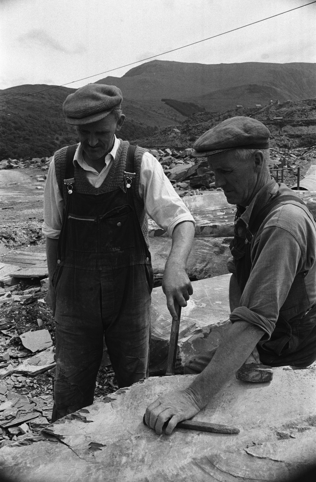 Penrhyn modernisation by Mc Alpine - 25 Jun, 1966, submitted by Buddle-Bot on 01-04-2025.
© Geoff Charles https://creativecommons.org/licenses/by-sa/4.0/ http://www.llyfrgell.cymru Penrhyn modernisation by Mc Alpine - 25 Jun, 1966