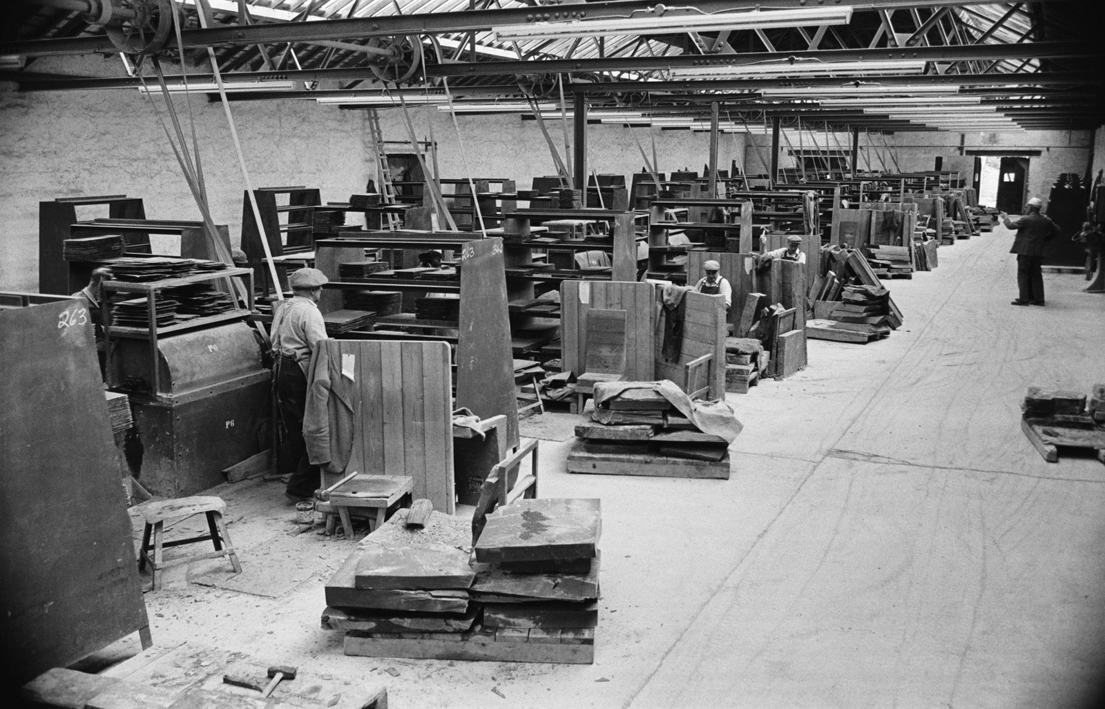 Penrhyn modernisation by Mc Alpine - 25 Jun, 1966, submitted by Buddle-Bot on 01-04-2025.
© Geoff Charles https://creativecommons.org/licenses/by-sa/4.0/ http://www.llyfrgell.cymru Penrhyn modernisation by Mc Alpine - 25 Jun, 1966