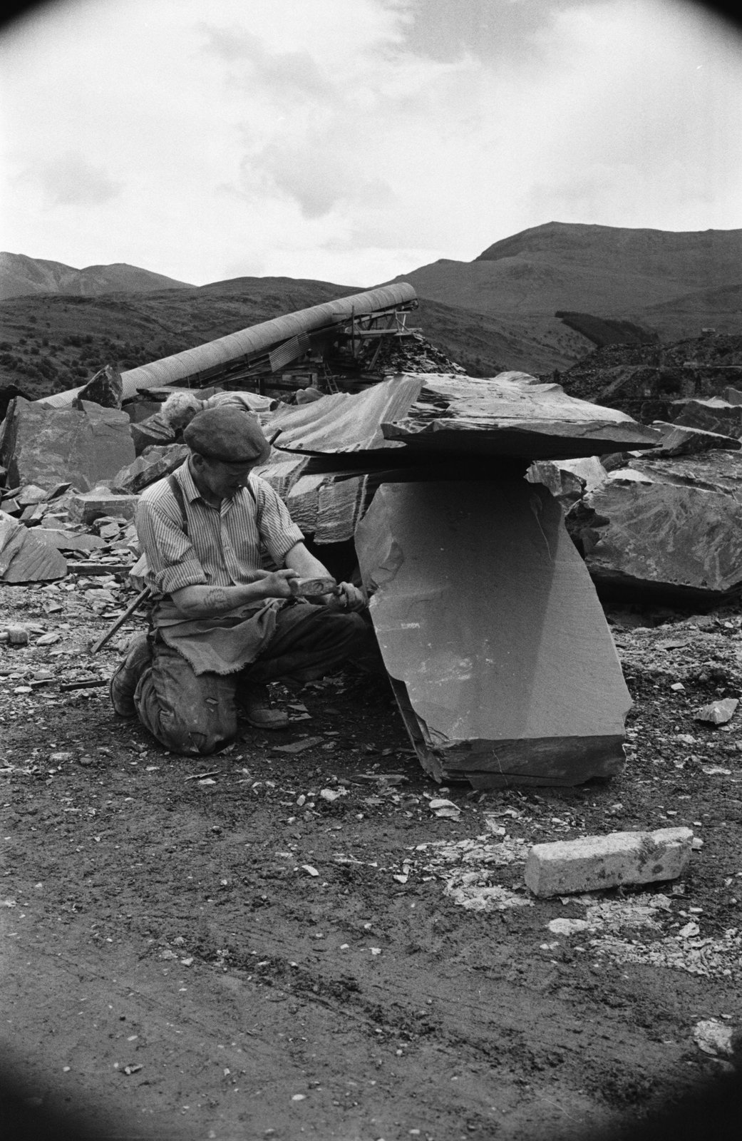 Penrhyn modernisation by Mc Alpine - 25 Jun, 1966, submitted by Buddle-Bot on 01-04-2025.
© Geoff Charles https://creativecommons.org/licenses/by-sa/4.0/ http://www.llyfrgell.cymru Penrhyn modernisation by Mc Alpine - 25 Jun, 1966