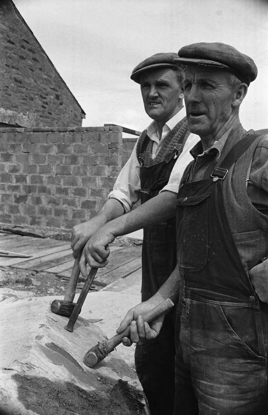 Penrhyn modernisation by Mc Alpine - 25 Jun, 1966, submitted by Buddle-Bot on 01-04-2025.
© Geoff Charles https://creativecommons.org/licenses/by-sa/4.0/ http://www.llyfrgell.cymru Penrhyn modernisation by Mc Alpine - 25 Jun, 1966
