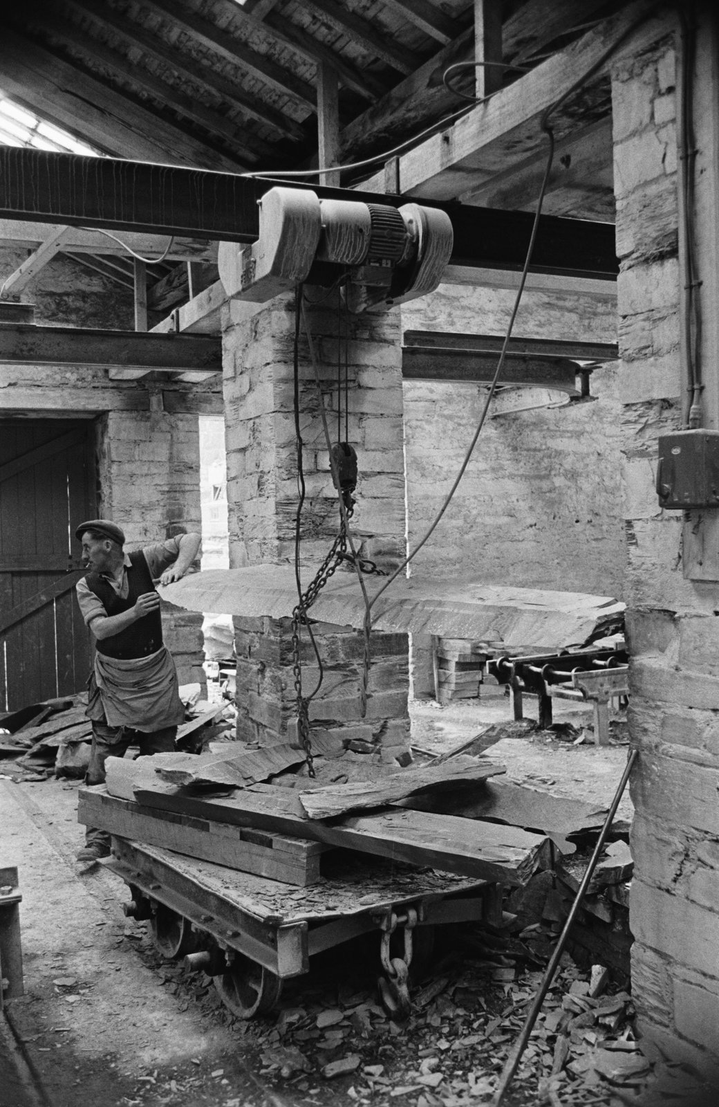 Penrhyn modernisation by Mc Alpine - 25 Jun, 1966, submitted by Buddle-Bot on 01-04-2025.
© Geoff Charles https://creativecommons.org/licenses/by-sa/4.0/ http://www.llyfrgell.cymru Penrhyn modernisation by Mc Alpine - 25 Jun, 1966