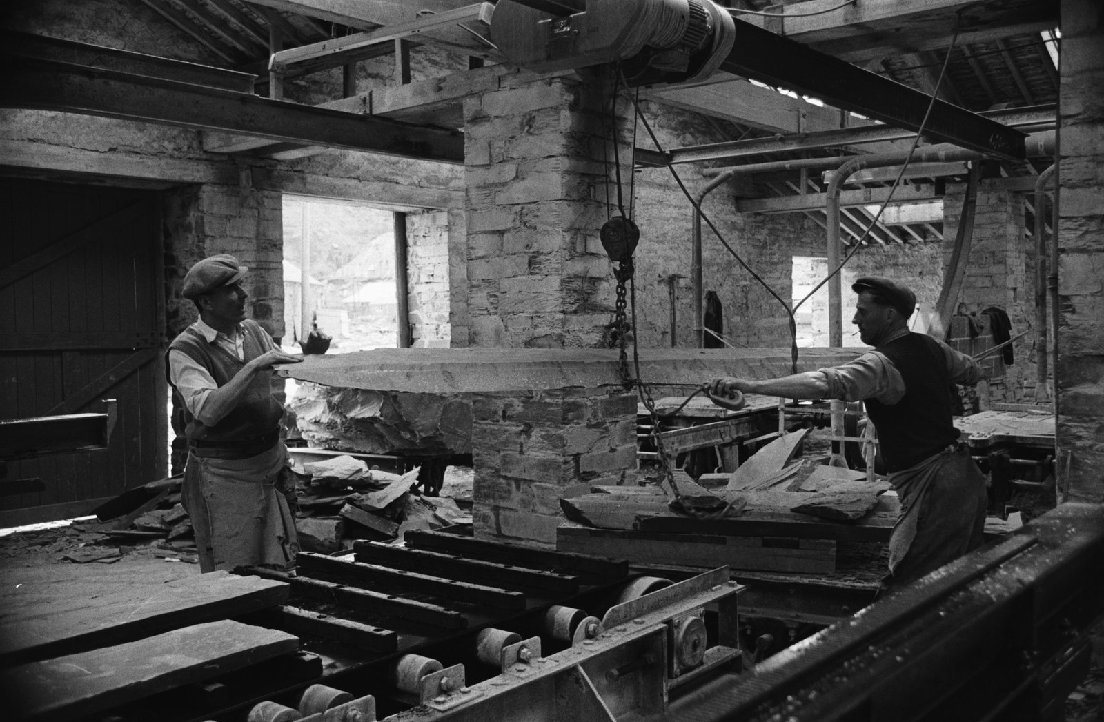 Penrhyn modernisation by Mc Alpine - 25 Jun, 1966, submitted by Buddle-Bot on 01-04-2025.
© Geoff Charles https://creativecommons.org/licenses/by-sa/4.0/ http://www.llyfrgell.cymru Penrhyn modernisation by Mc Alpine - 25 Jun, 1966