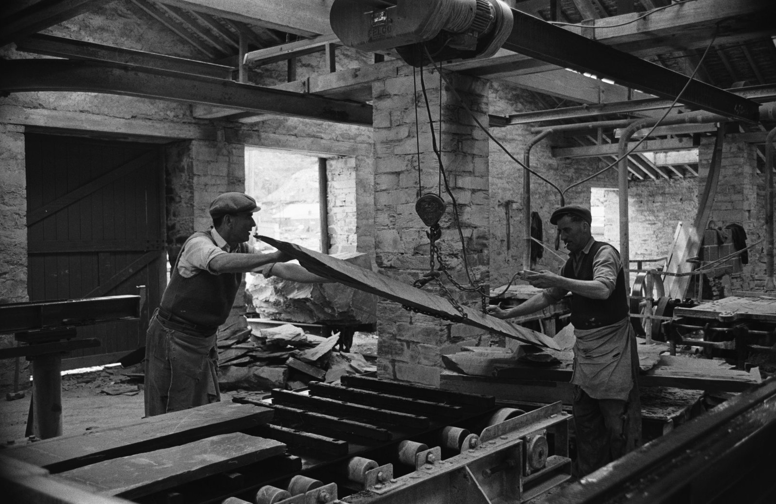Penrhyn modernisation by Mc Alpine - 25 Jun, 1966, submitted by Buddle-Bot on 01-04-2025.
© Geoff Charles https://creativecommons.org/licenses/by-sa/4.0/ http://www.llyfrgell.cymru Penrhyn modernisation by Mc Alpine - 25 Jun, 1966