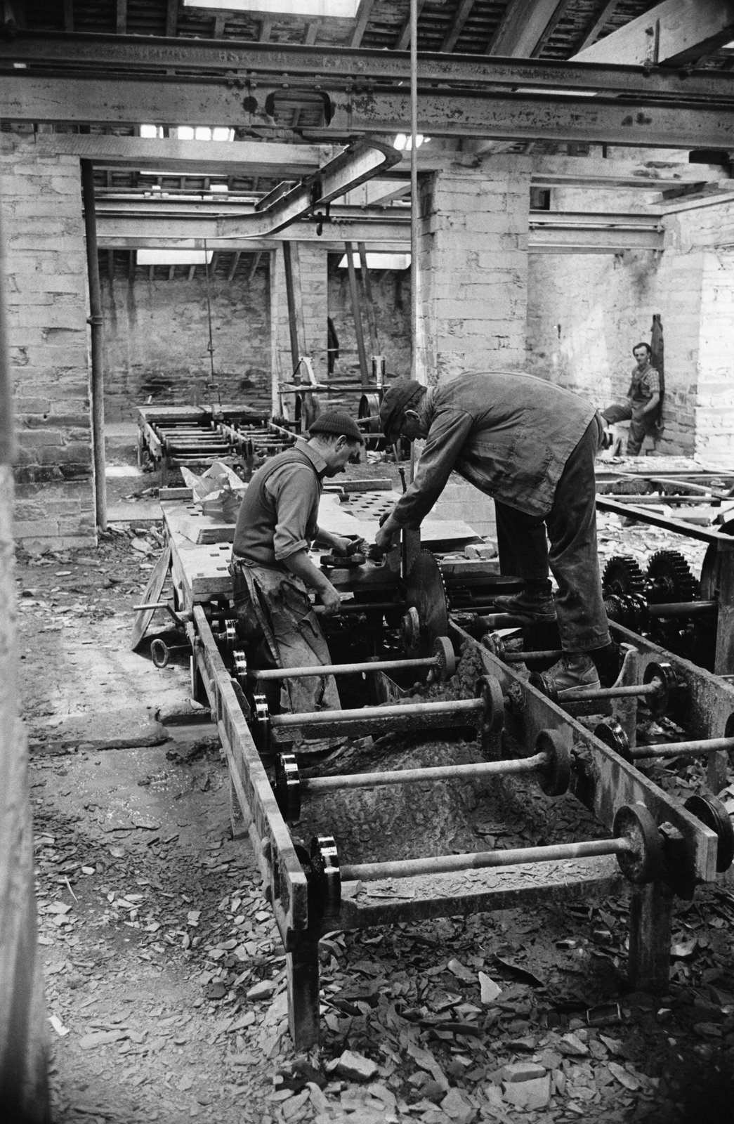 Penrhyn modernisation by Mc Alpine - 25 Jun, 1966, submitted by Buddle-Bot on 01-04-2025.
© Geoff Charles https://creativecommons.org/licenses/by-sa/4.0/ http://www.llyfrgell.cymru Penrhyn modernisation by Mc Alpine - 25 Jun, 1966