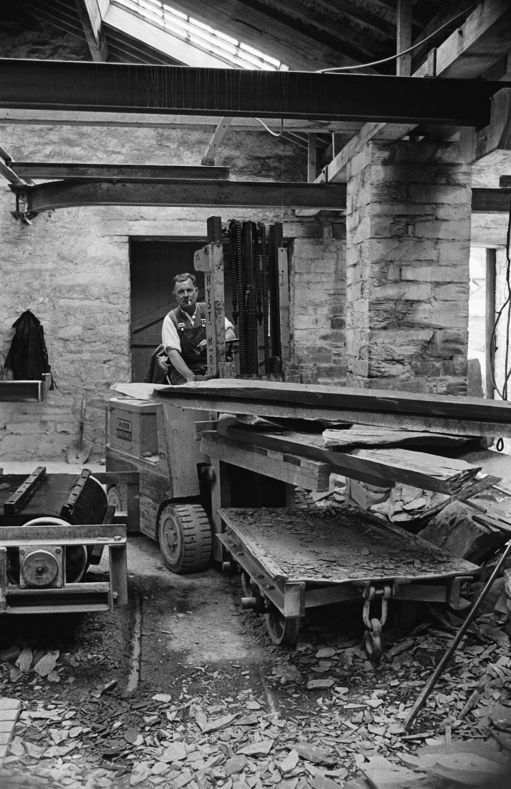 Penrhyn modernisation by Mc Alpine - 25 Jun, 1966, submitted by Buddle-Bot on 01-04-2025.
© Geoff Charles https://creativecommons.org/licenses/by-sa/4.0/ http://www.llyfrgell.cymru Penrhyn modernisation by Mc Alpine - 25 Jun, 1966