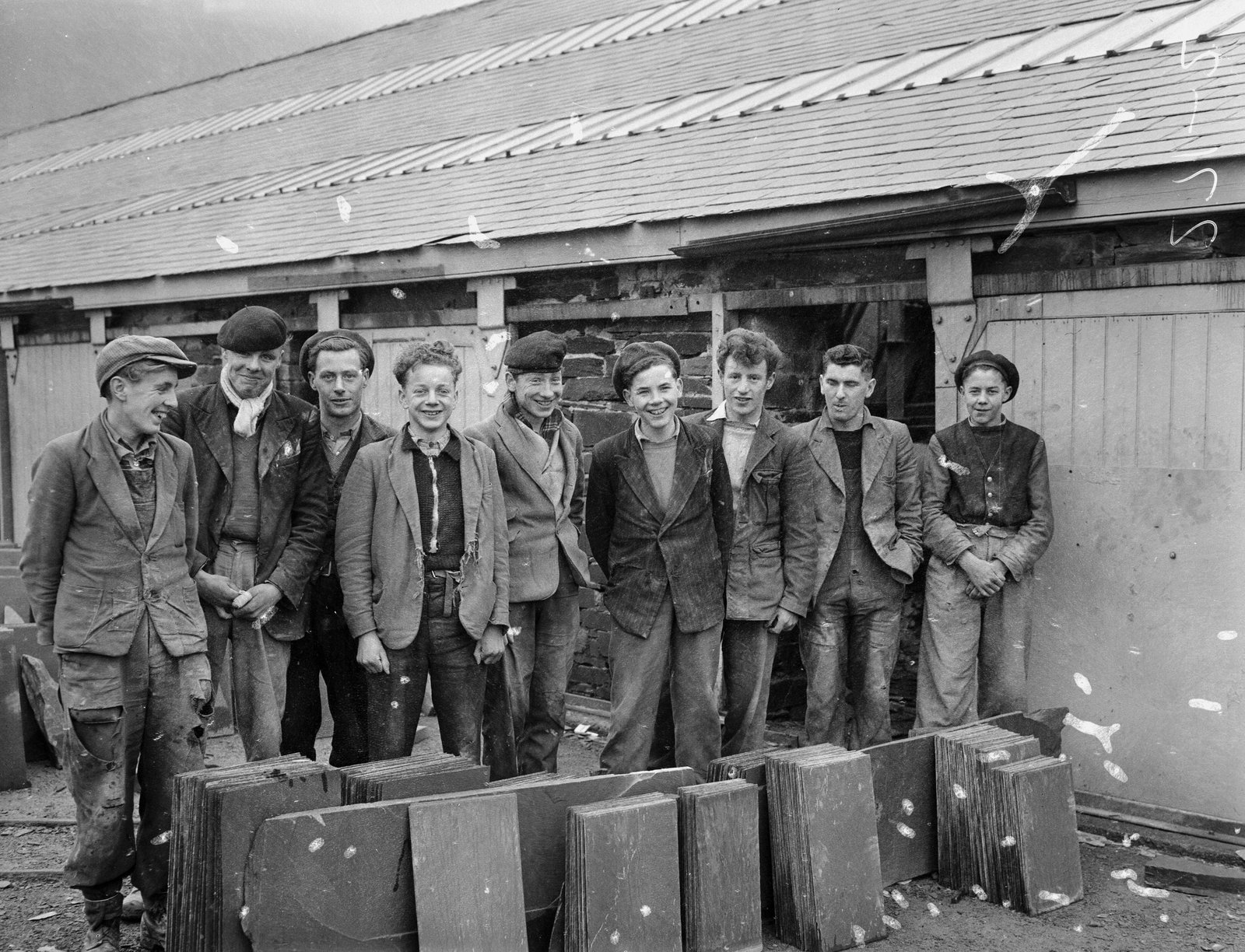 Portraits of activities at Penrhyn Quarry, its apprentices and railway - Feb 5, 1959, submitted by Buddle-Bot on 01-04-2025.
© Geoff Charles https://creativecommons.org/licenses/by-sa/4.0/ http://www.llyfrgell.cymru Portraits of activities at Penrhyn Quarry, its apprentices and railway - Feb 5, 1959