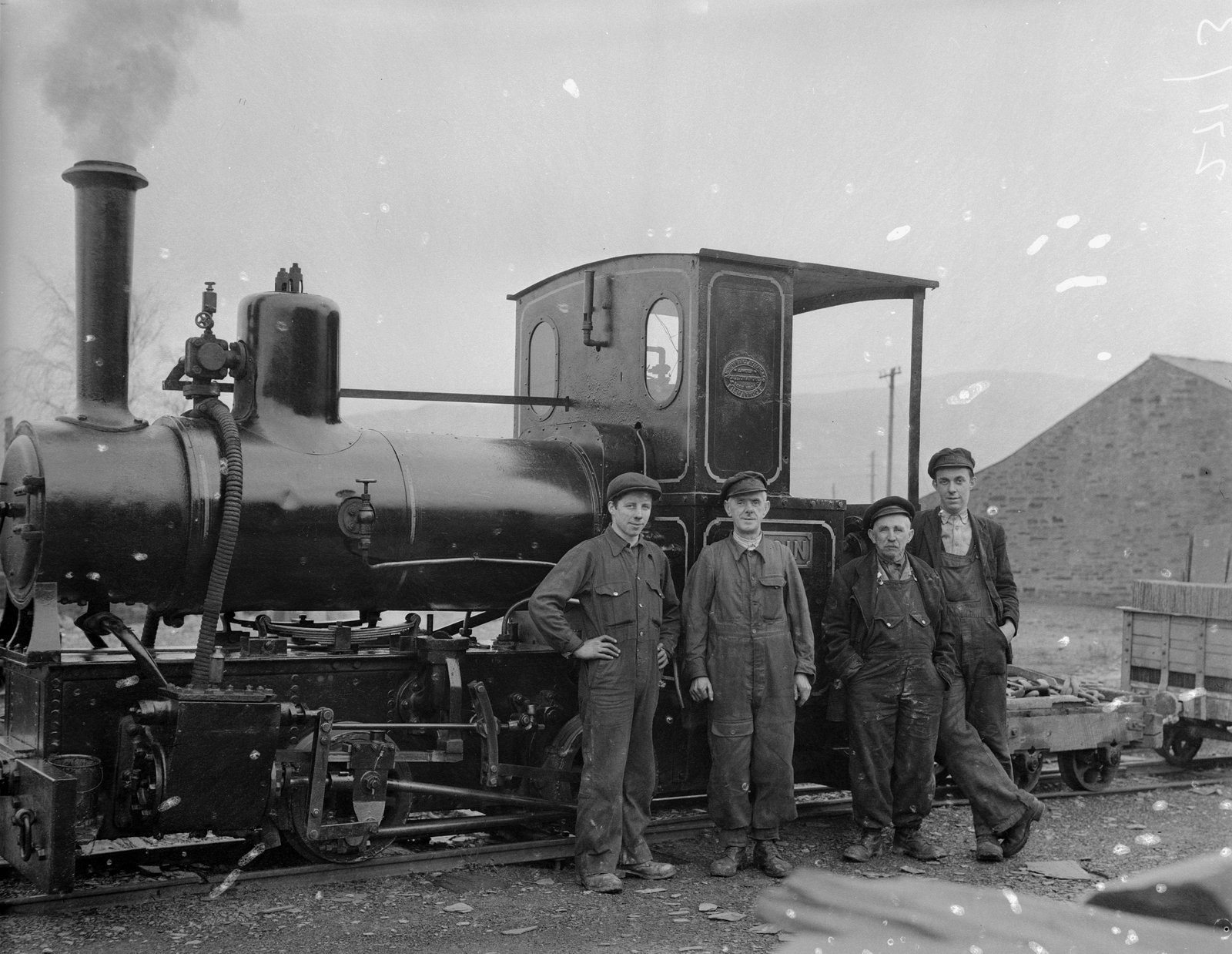 Portraits of activities at Penrhyn Quarry, its apprentices and railway - Feb 5, 1959, submitted by Buddle-Bot on 01-04-2025.
© Geoff Charles https://creativecommons.org/licenses/by-sa/4.0/ http://www.llyfrgell.cymru Portraits of activities at Penrhyn Quarry, its apprentices and railway - Feb 5, 1959
