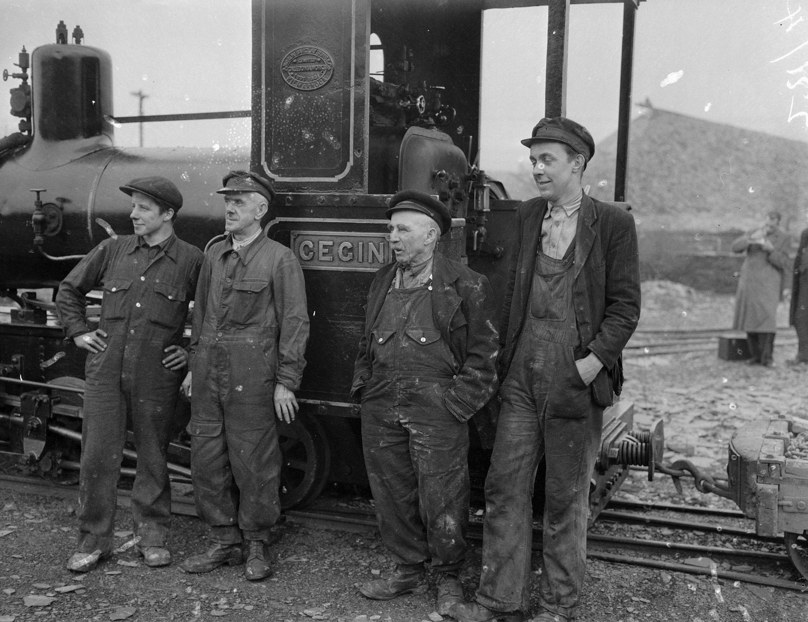 Portraits of activities at Penrhyn Quarry, its apprentices and railway - Feb 5, 1959, submitted by Buddle-Bot on 01-04-2025.
© Geoff Charles https://creativecommons.org/licenses/by-sa/4.0/ http://www.llyfrgell.cymru Portraits of activities at Penrhyn Quarry, its apprentices and railway - Feb 5, 1959