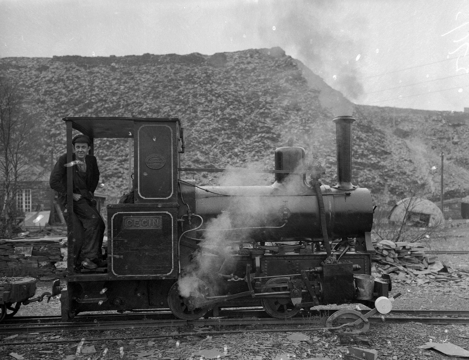 Portraits of activities at Penrhyn Quarry, its apprentices and railway - Feb 5, 1959, submitted by Buddle-Bot on 01-04-2025.
© Geoff Charles https://creativecommons.org/licenses/by-sa/4.0/ http://www.llyfrgell.cymru Portraits of activities at Penrhyn Quarry, its apprentices and railway - Feb 5, 1959