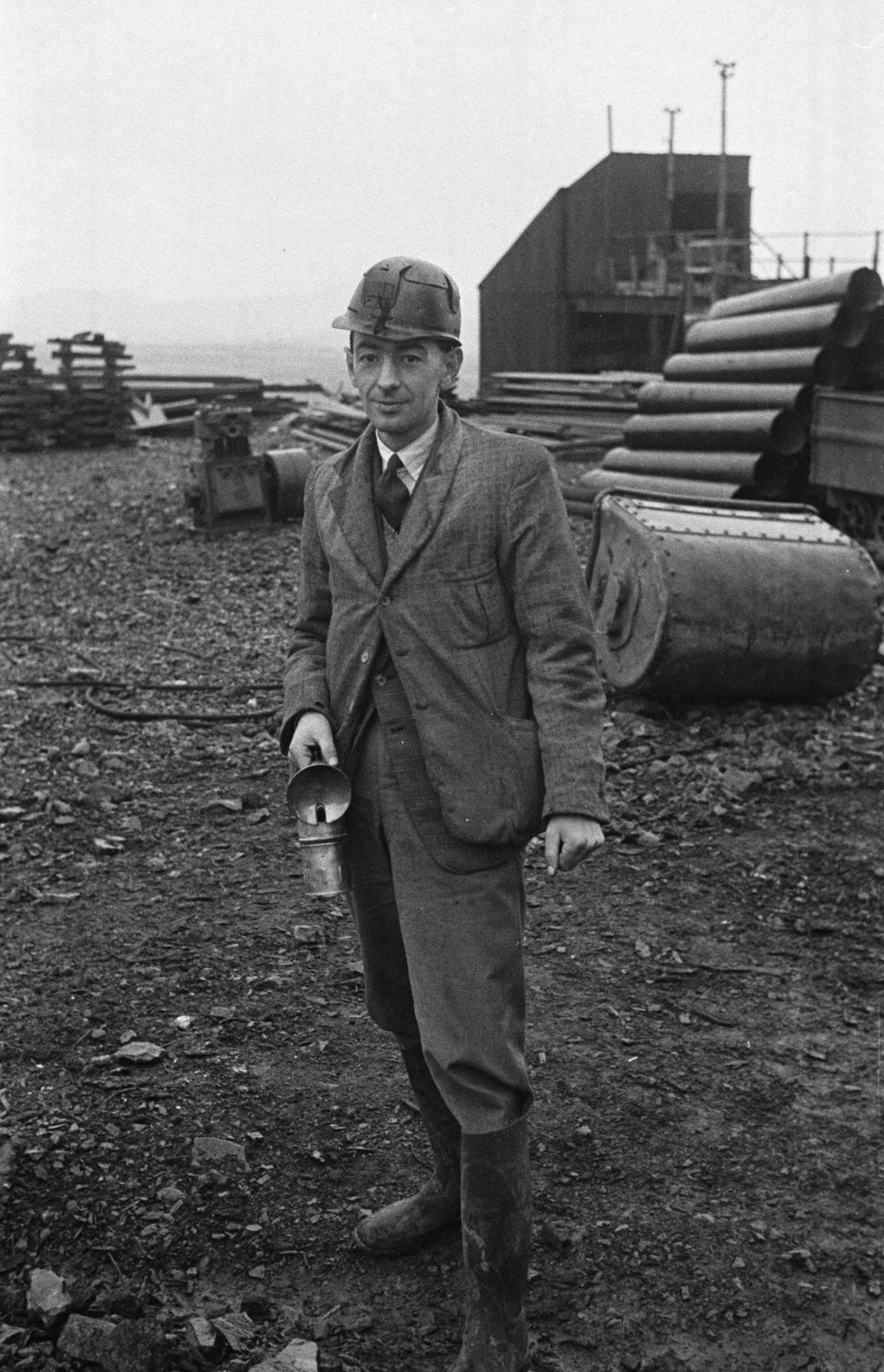 Rhiw manganese mine - Nov 1, 1967, submitted by Buddle-Bot on 01-04-2025.
© Geoff Charles https://creativecommons.org/licenses/by-sa/4.0/ http://www.llyfrgell.cymru Rhiw manganese mine - Nov 1, 1967