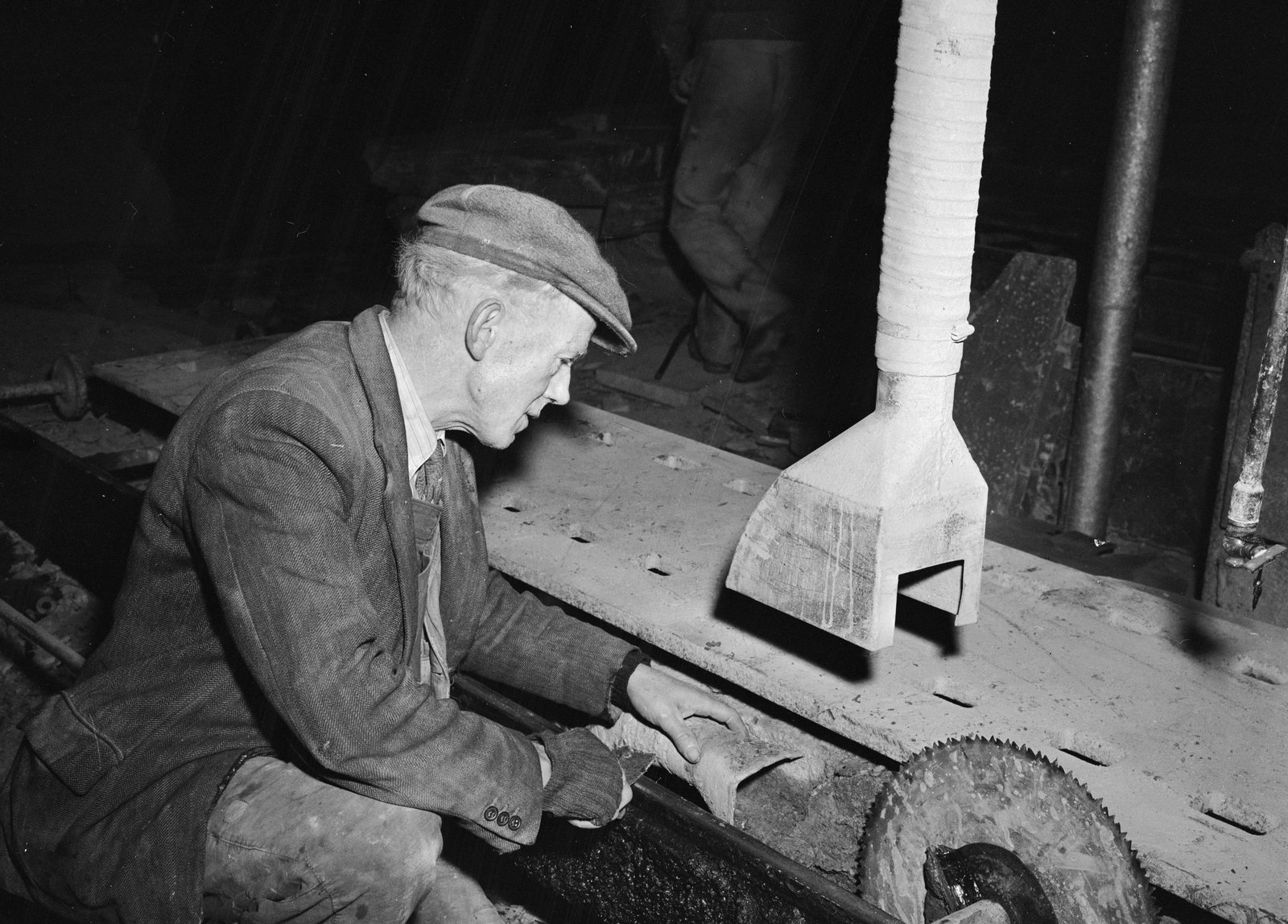 Foty Quarry (Oakley) - Feb 3, 1960, submitted by Buddle-Bot on 01-04-2025.
© Geoff Charles https://creativecommons.org/licenses/by-sa/4.0/ http://www.llyfrgell.cymru Foty Quarry (Oakley) - Feb 3, 1960