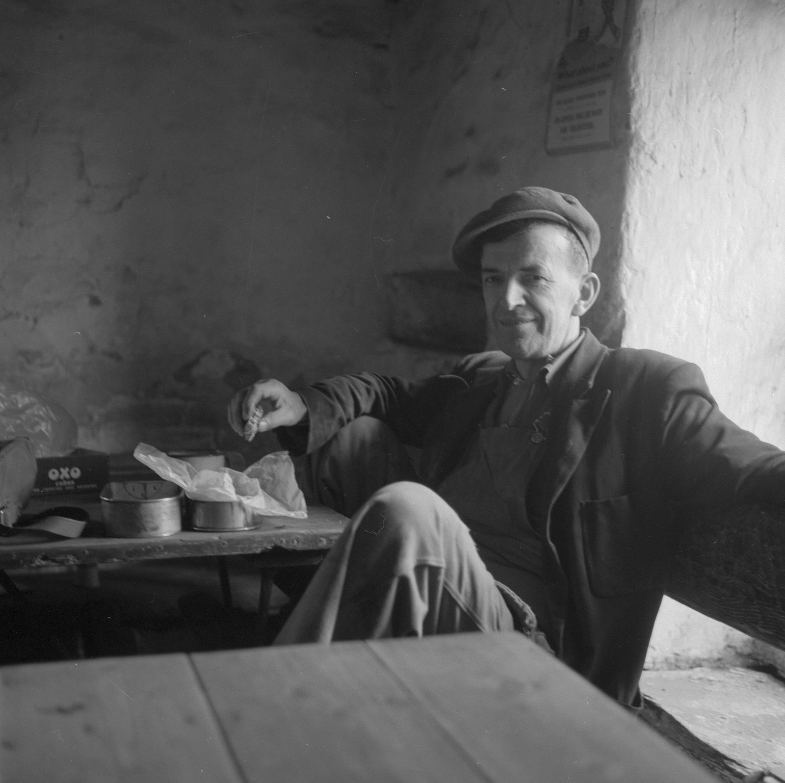 Last week at Foty Quarry - 11 Oct, 1962, submitted by Buddle-Bot on 01-04-2025.
© Geoff Charles https://creativecommons.org/licenses/by-sa/4.0/ http://www.llyfrgell.cymru Last week at Foty Quarry - 11 Oct, 1962