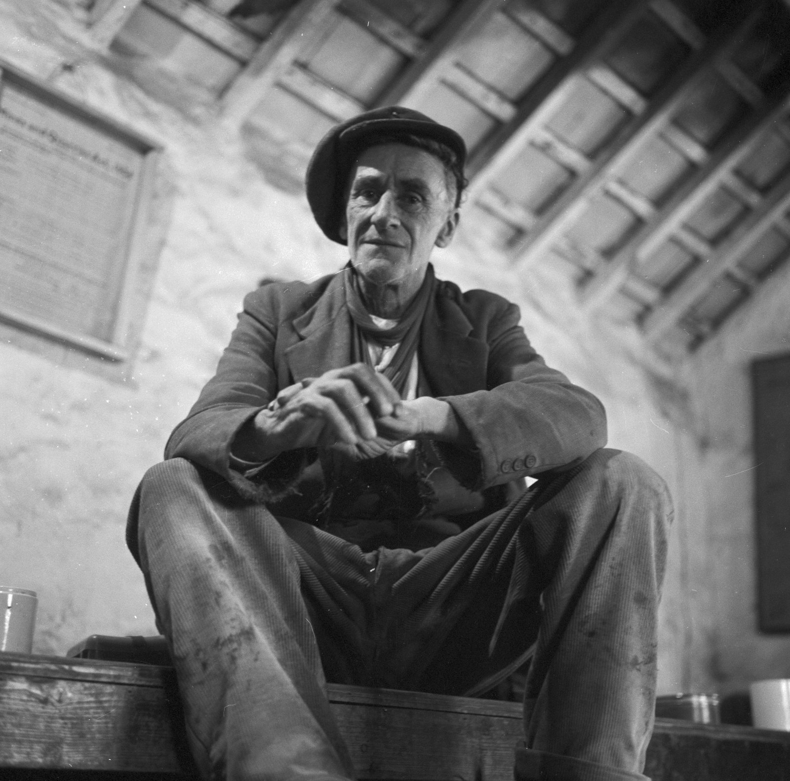 Last week at Foty Quarry - 11 Oct, 1962, submitted by Buddle-Bot on 01-04-2025.
© Geoff Charles https://creativecommons.org/licenses/by-sa/4.0/ http://www.llyfrgell.cymru Last week at Foty Quarry - 11 Oct, 1962
