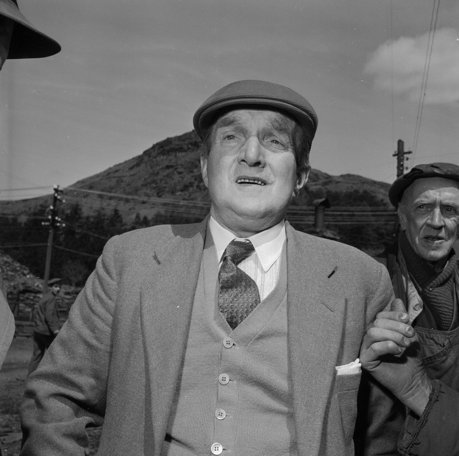 Retirement of 2 quarrymen, Llechwedd - 21 May 1964, submitted by Buddle-Bot on 01-04-2025.
© Geoff Charles https://creativecommons.org/licenses/by-sa/4.0/ http://www.llyfrgell.cymru Retirement of 2 quarrymen, Llechwedd - 21 May 1964