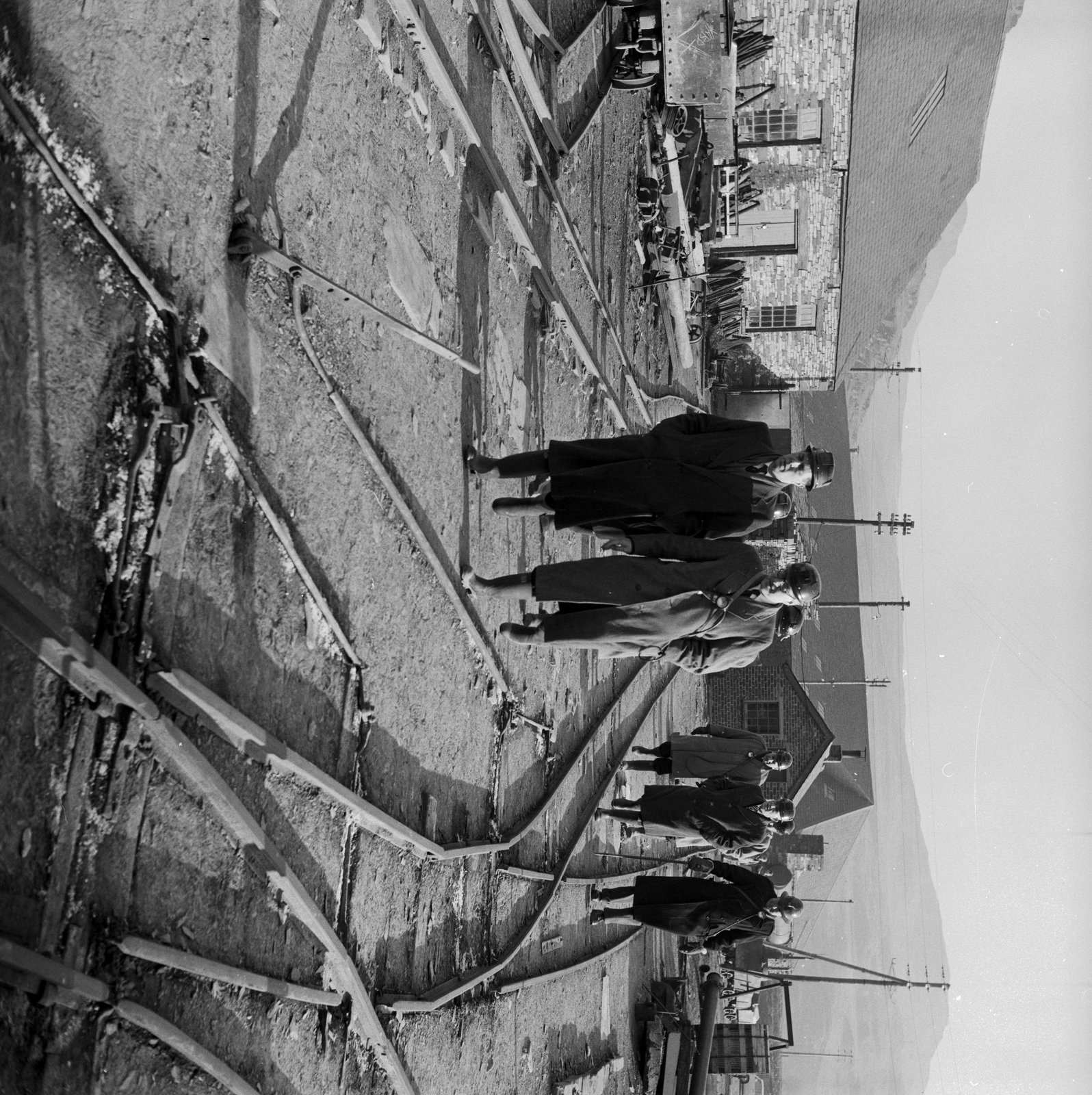 Sir Keith Joseph Oakeley Quarry visit - Jan 23, 1964, submitted by Buddle-Bot on 01-04-2025.
© Geoff Charles https://creativecommons.org/licenses/by-sa/4.0/ http://www.llyfrgell.cymru Sir Keith Joseph Oakeley Quarry visit - Jan 23, 1964