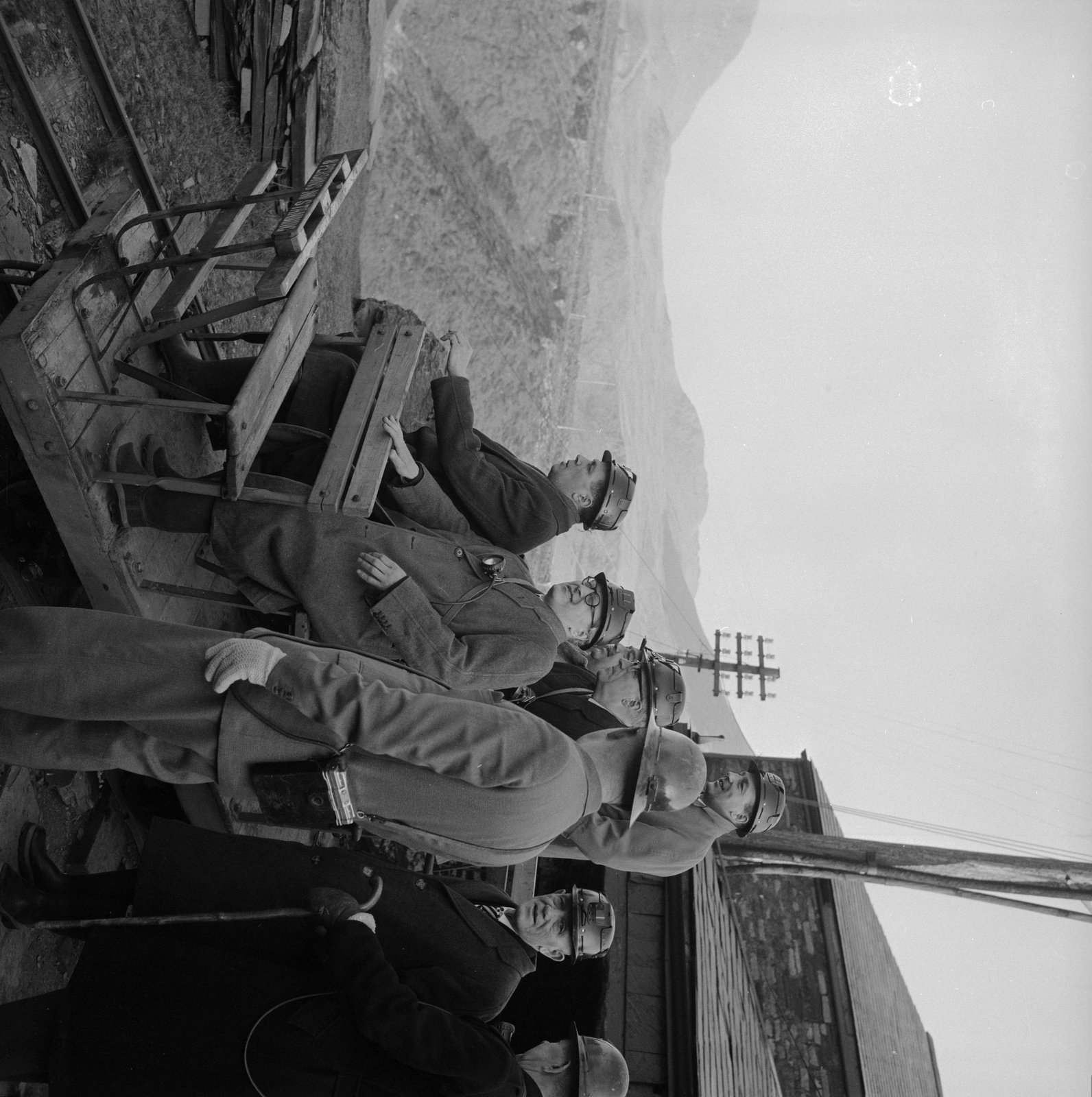 Sir Keith Joseph Oakeley Quarry visit - Jan 23, 1964, submitted by Buddle-Bot on 01-04-2025.
© Geoff Charles https://creativecommons.org/licenses/by-sa/4.0/ http://www.llyfrgell.cymru Sir Keith Joseph Oakeley Quarry visit - Jan 23, 1964
