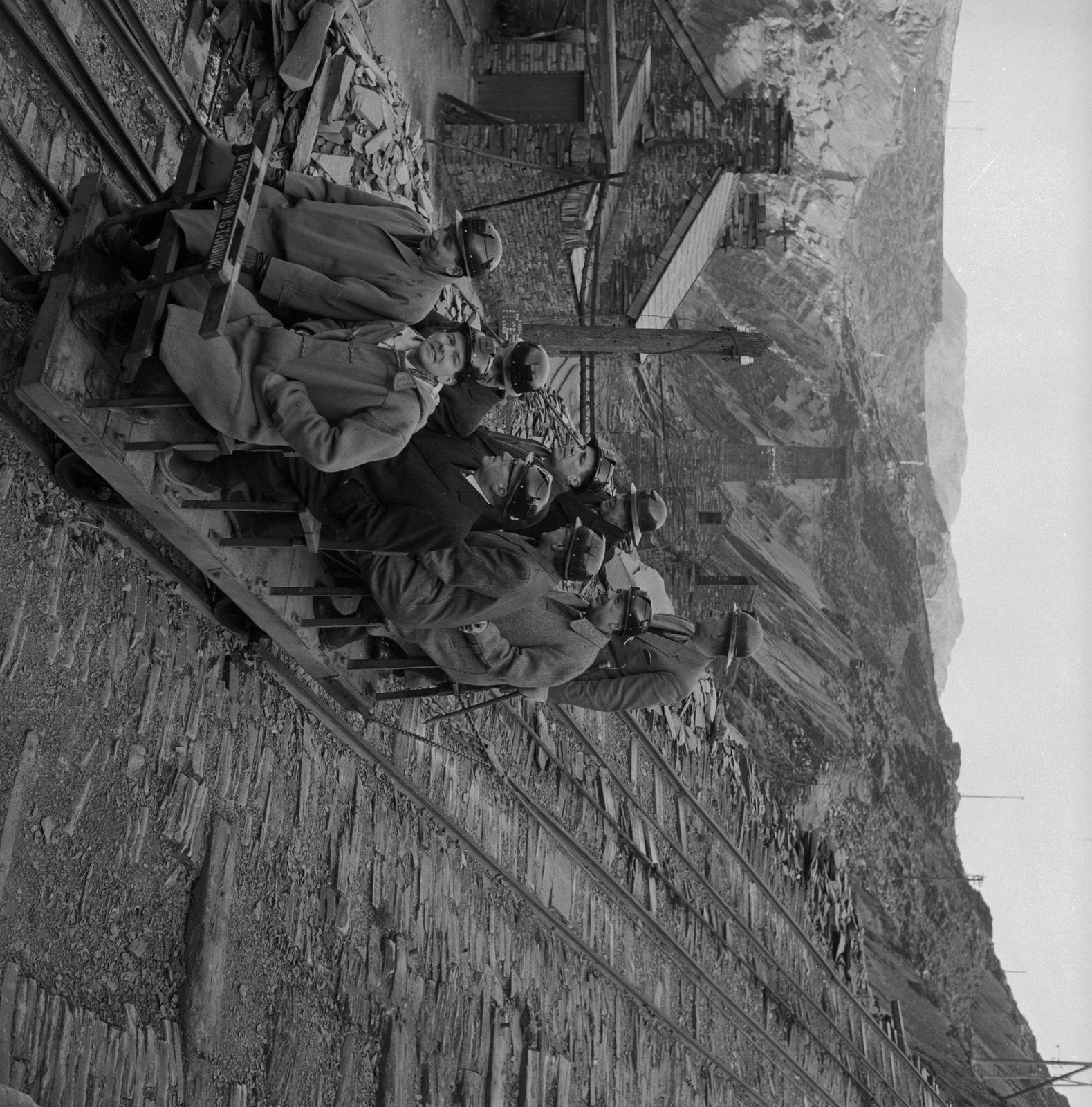 Sir Keith Joseph Oakeley Quarry visit - Jan 23, 1964, submitted by Buddle-Bot on 01-04-2025.
© Geoff Charles https://creativecommons.org/licenses/by-sa/4.0/ http://www.llyfrgell.cymru Sir Keith Joseph Oakeley Quarry visit - Jan 23, 1964
