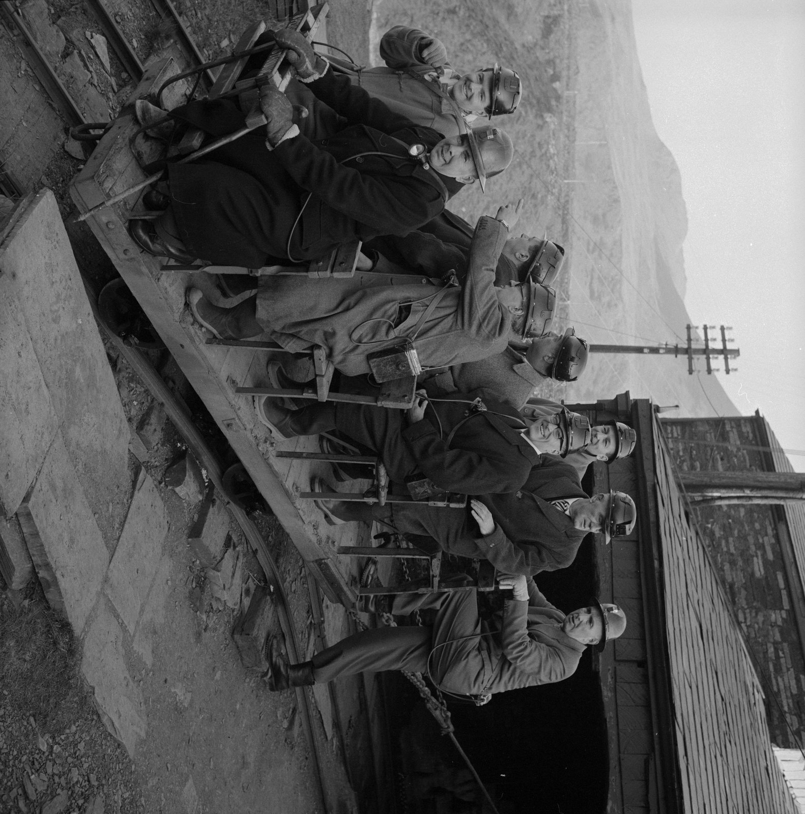 Sir Keith Joseph Oakeley Quarry visit - Jan 23, 1964, submitted by Buddle-Bot on 01-04-2025.
© Geoff Charles https://creativecommons.org/licenses/by-sa/4.0/ http://www.llyfrgell.cymru Sir Keith Joseph Oakeley Quarry visit - Jan 23, 1964