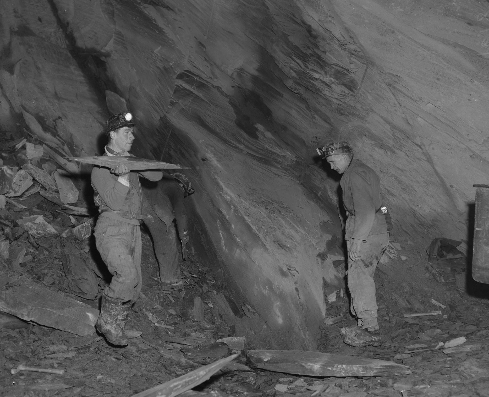 Llechwedd photos for special feature in 'Y Cymro', submitted by Buddle-Bot on 01-04-2025.
© Geoff Charles https://creativecommons.org/licenses/by-sa/4.0/ http://www.llyfrgell.cymru Llechwedd photos for special feature in 'Y Cymro'