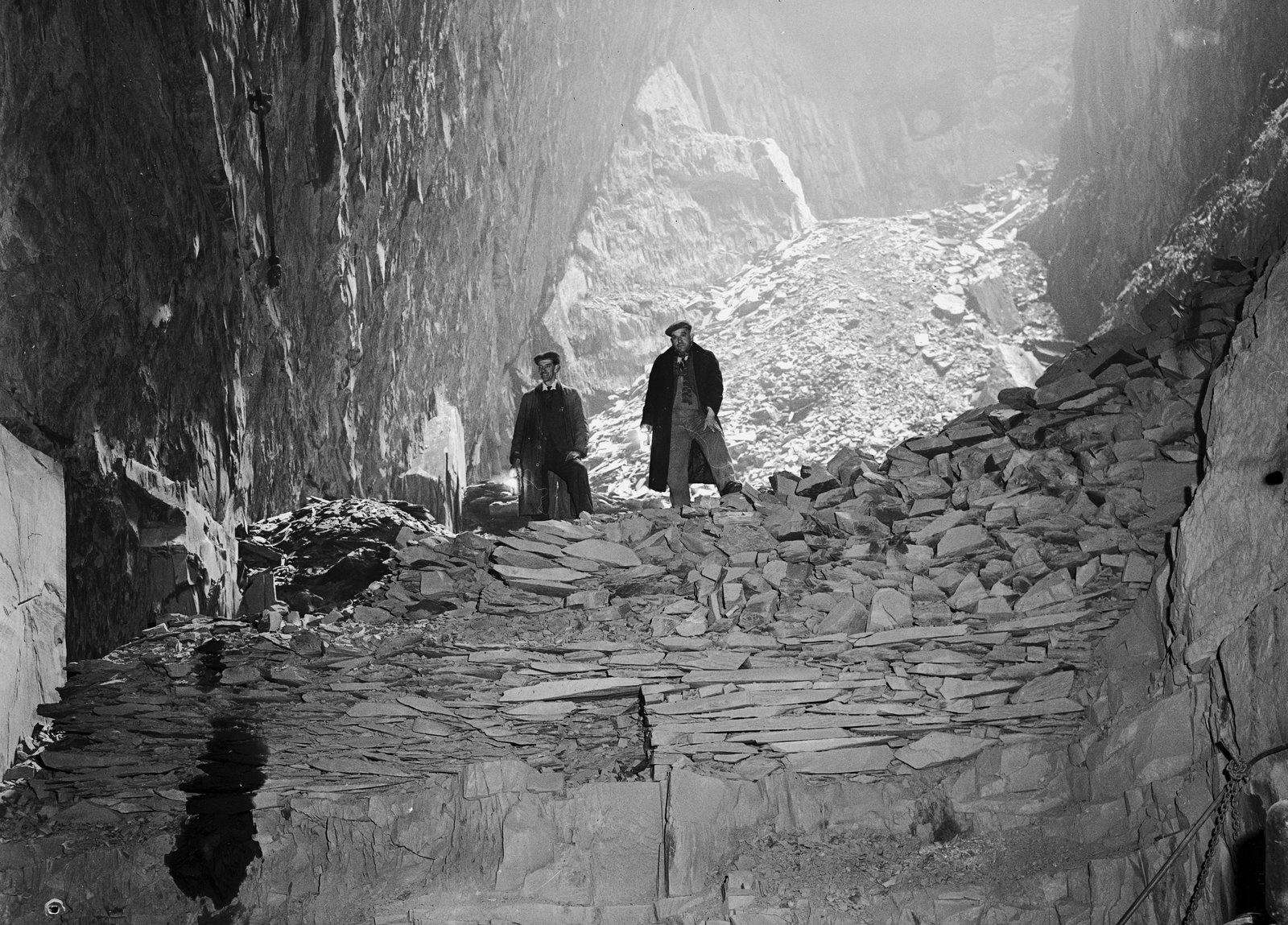 Aberllefenni Quarrymen - Apr 18, 1952, submitted by Buddle-Bot on 01-04-2025.
© Geoff Charles https://creativecommons.org/licenses/by-sa/4.0/ http://www.llyfrgell.cymru Aberllefenni Quarrymen - Apr 18, 1952