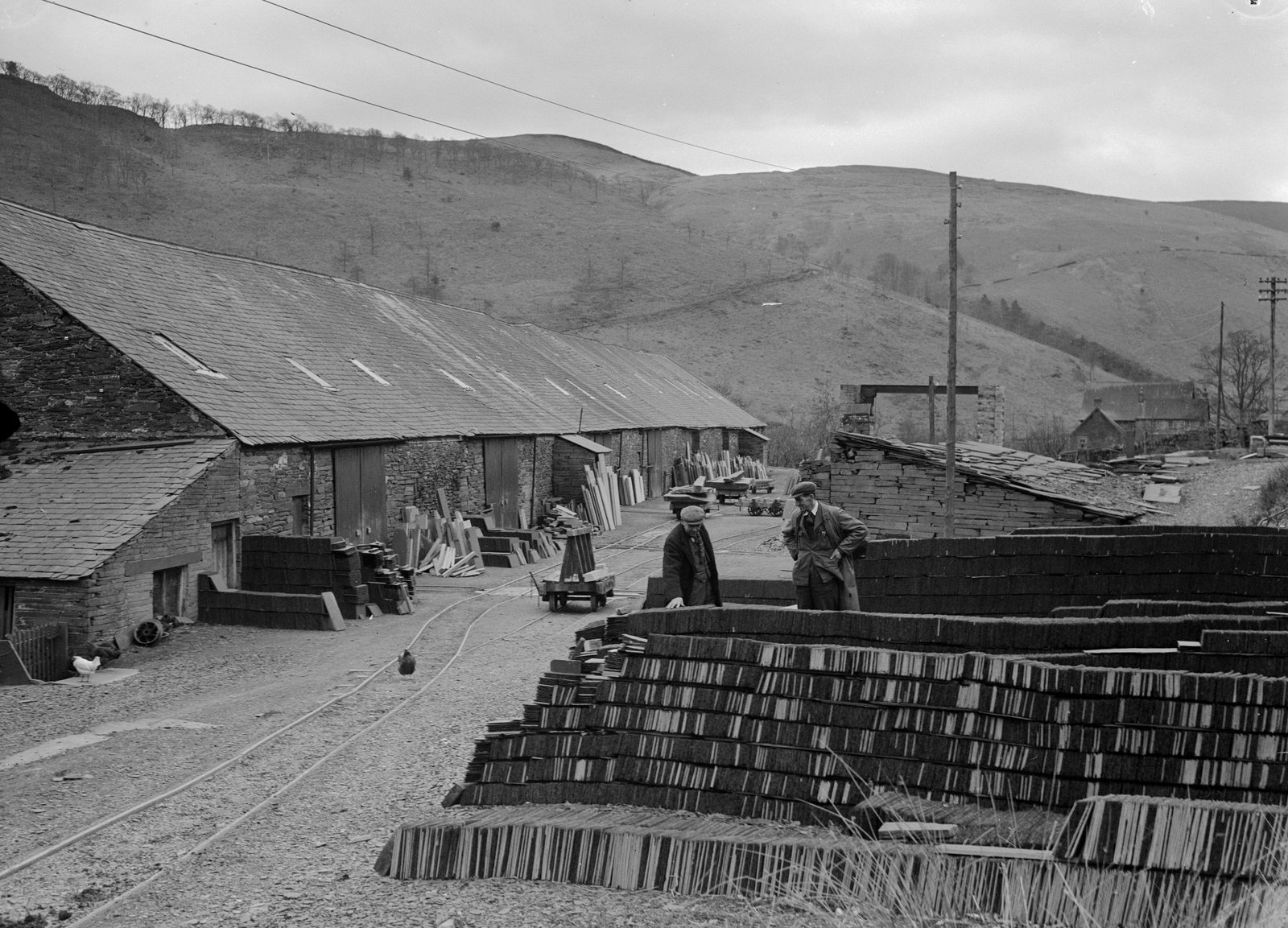 Aberllefenni Quarrymen - Apr 18, 1952, submitted by Buddle-Bot on 01-04-2025.
© Geoff Charles https://creativecommons.org/licenses/by-sa/4.0/ http://www.llyfrgell.cymru Aberllefenni Quarrymen - Apr 18, 1952