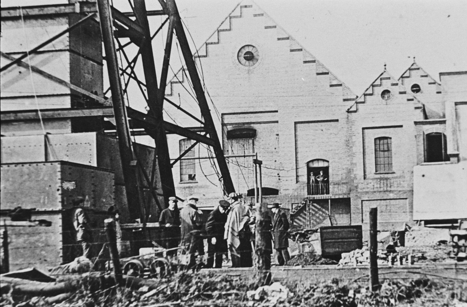 Gresford disaster aftermath - 1 May, 1972
