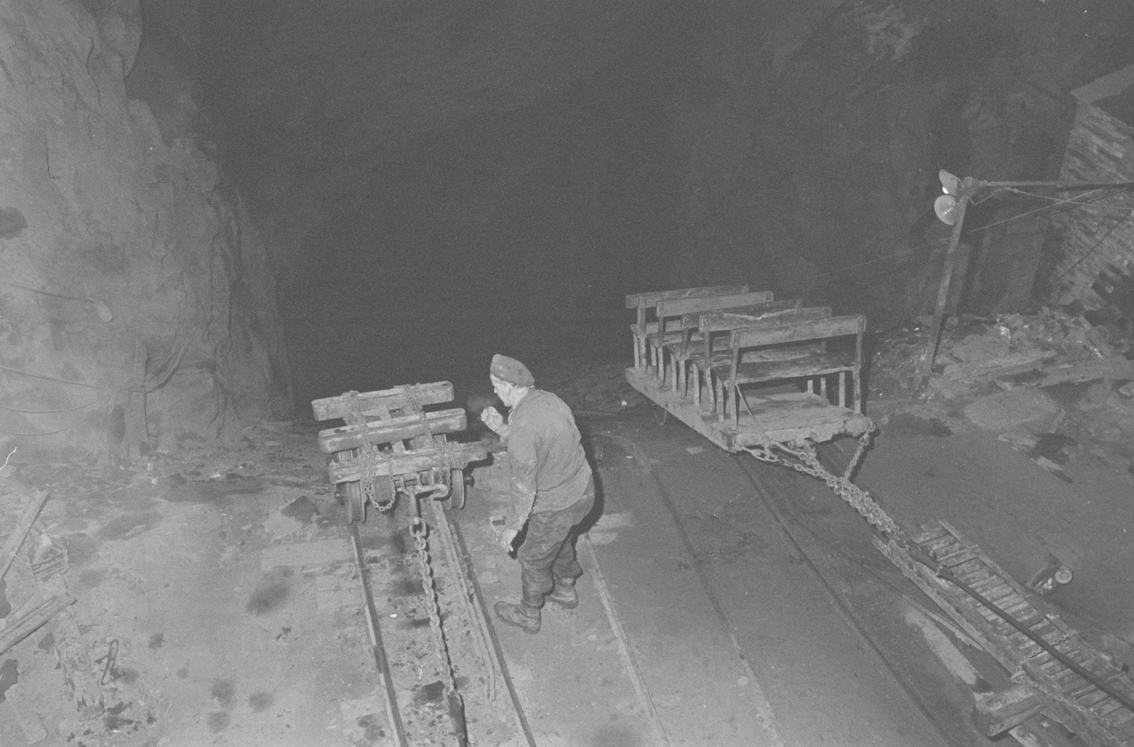 Oakeley Slate Quarry - 14 May, 1969, submitted by Buddle-Bot on 01-04-2025.
© Geoff Charles https://creativecommons.org/licenses/by-sa/4.0/ http://www.llyfrgell.cymru Oakeley Slate Quarry - 14 May, 1969