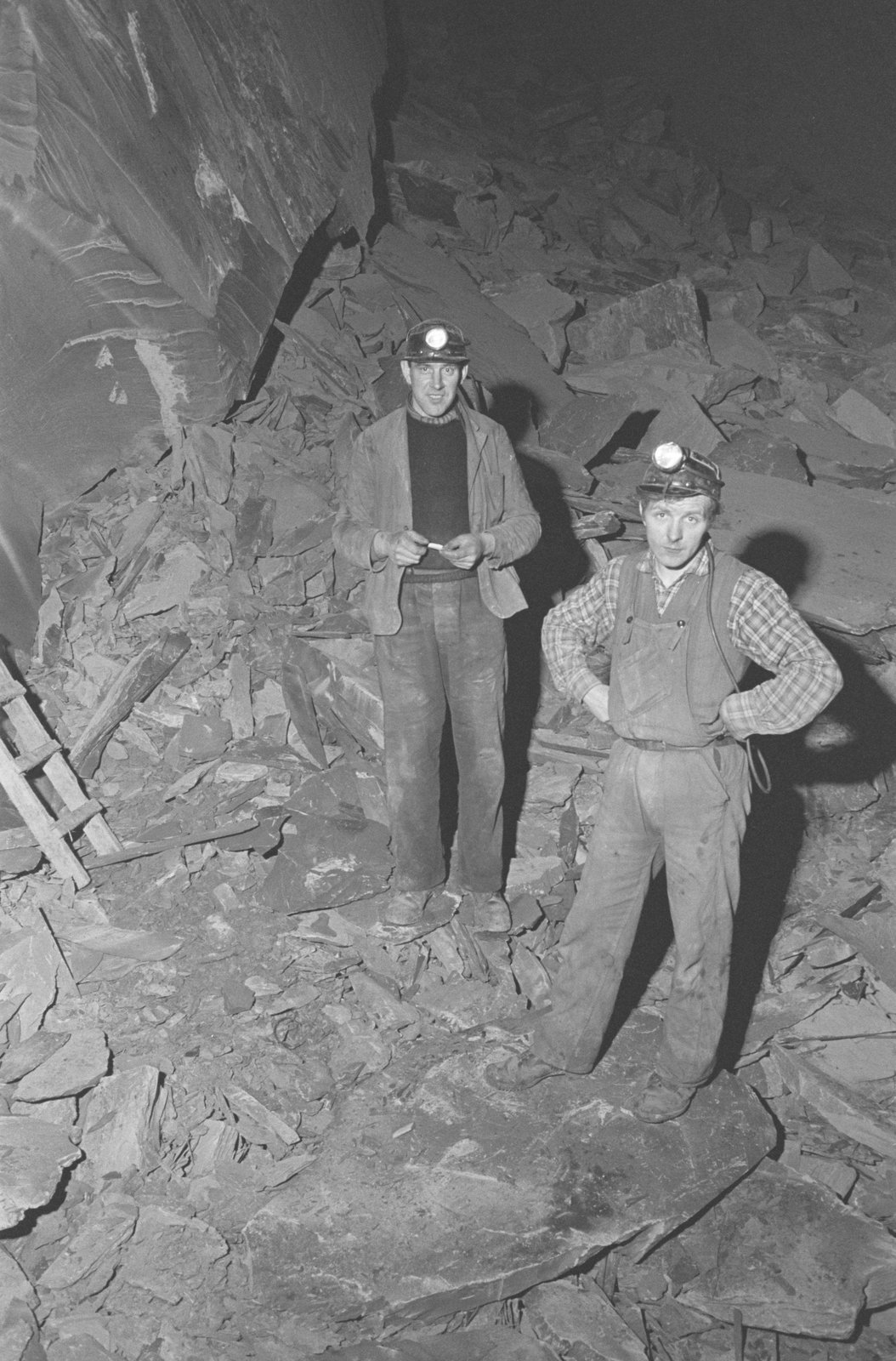 Oakeley Slate Quarry - 14 May, 1969, submitted by Buddle-Bot on 01-04-2025.
© Geoff Charles https://creativecommons.org/licenses/by-sa/4.0/ http://www.llyfrgell.cymru Oakeley Slate Quarry - 14 May, 1969