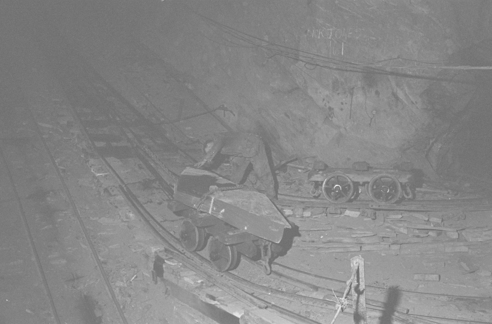 Oakeley Slate Quarry - 14 May, 1969, submitted by Buddle-Bot on 01-04-2025.
© Geoff Charles https://creativecommons.org/licenses/by-sa/4.0/ http://www.llyfrgell.cymru Oakeley Slate Quarry - 14 May, 1969